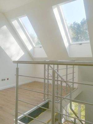 Zwei große Dachfenster für lichtdurchflutete Empore OG