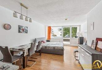 612 - Blick zum Balkon