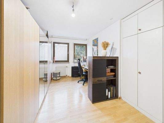 Home-Office/Kinderzimmer