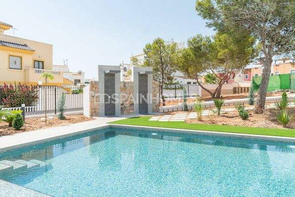 Stylish Flats Close to Amenities in Torrevieja Los Altos
