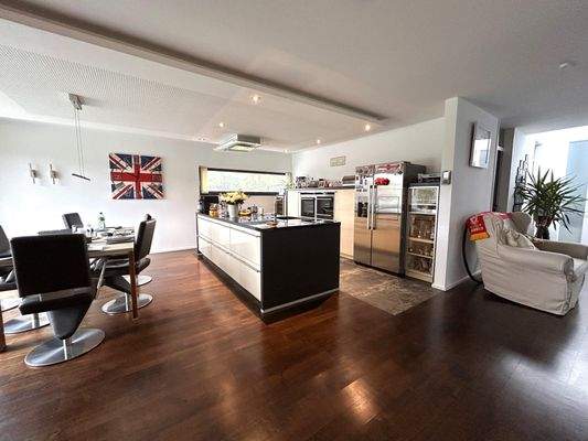 Küche und Essbereich