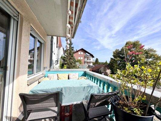 Balkon mit Sitzgelegenheiten und Weitblick (EG)