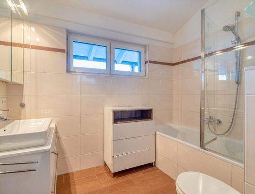 HP6-DHH-Grödig-Badezimmer