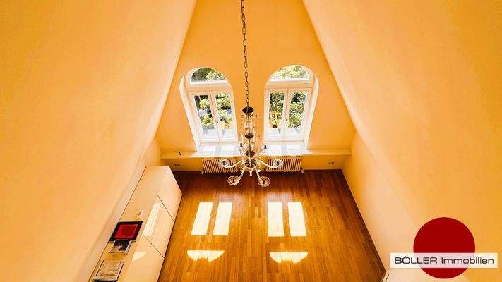 Bis unter die Decke offen