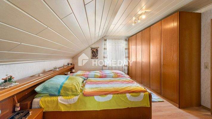 1. OG Schlafzimmer 1