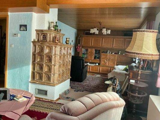 Wohnbereich mit aktueller Möblierung