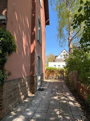 Weg zur Straße