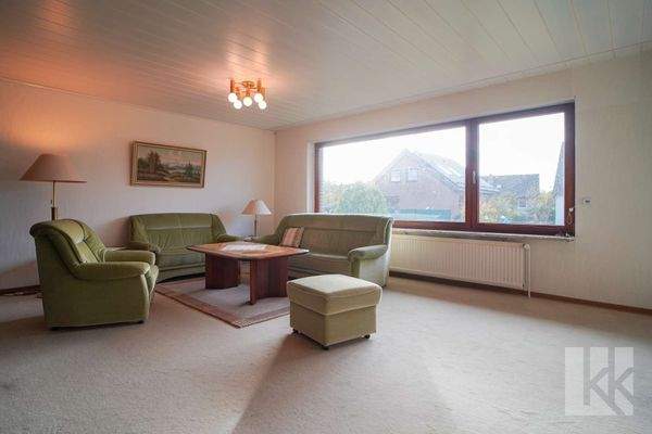 ...riesiger Fensterfront