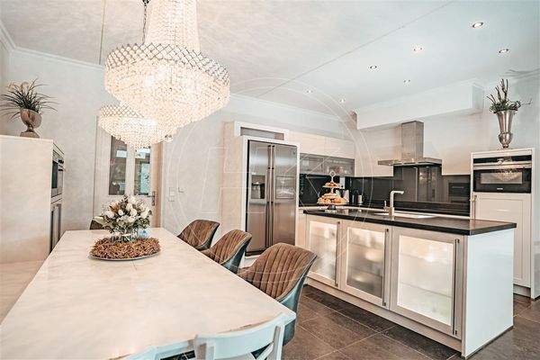 DIe hochwertige Einbauküche