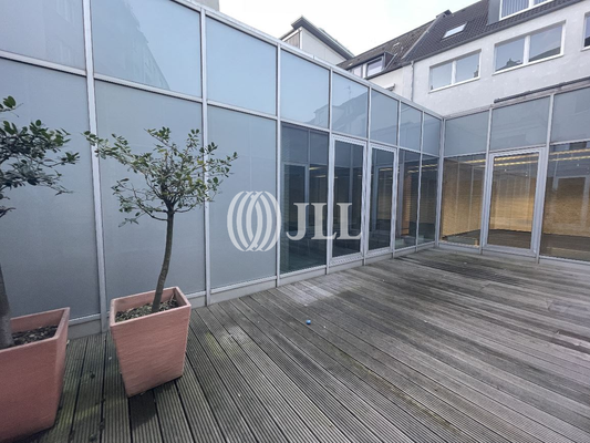 JLL - Innenhof