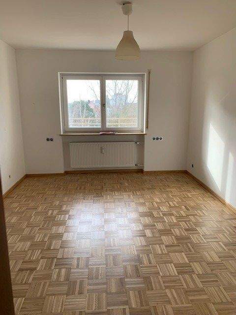 Helle 3-Zimmer-Wohnung mit Tiefgaragenstellplatz in Büchenbach, Kulmbacher Str. - Foto 2