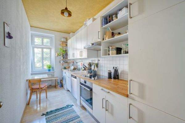 Einbauküche mit Essplatz