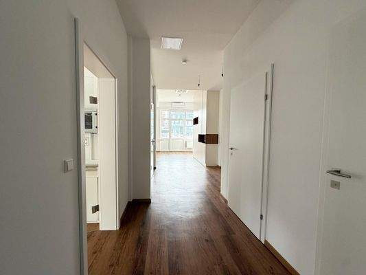 Gang / Blick gen Entré