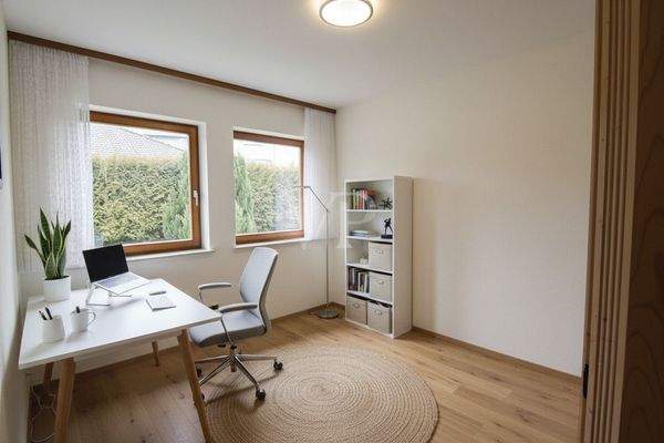 Arbeitszimmer EG