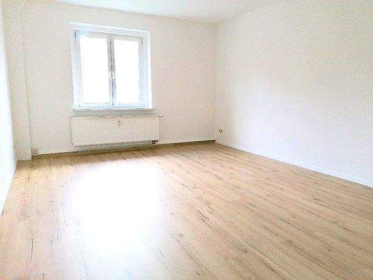 Wohnzimmer mit Laminat