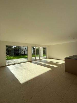 Helle Wohnung mit Gartenblick