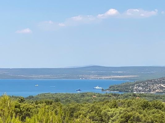 Umgebung mit Meerblick