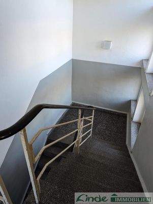 Treppenflur Halle Bsp.