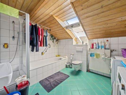Bad Dachgeschoss