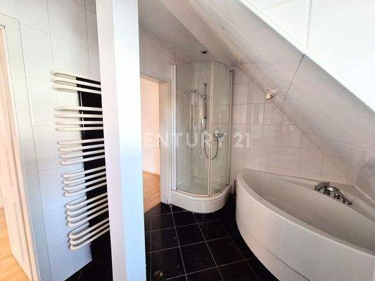 Tageslicht Dusch-und Wannenbad