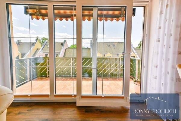 Wohnzimmer zum Balkon 