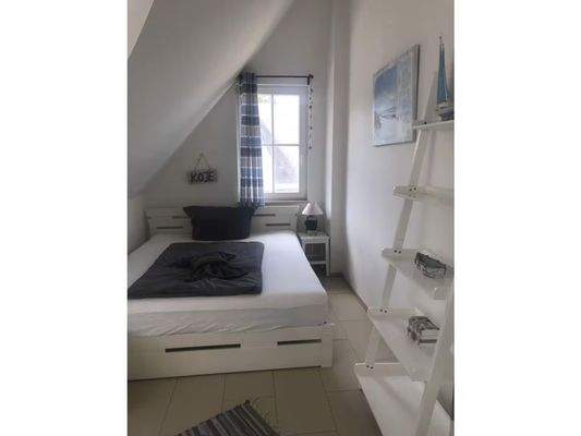 Das bequeme Bett im dritten Rückzugsdomizil 