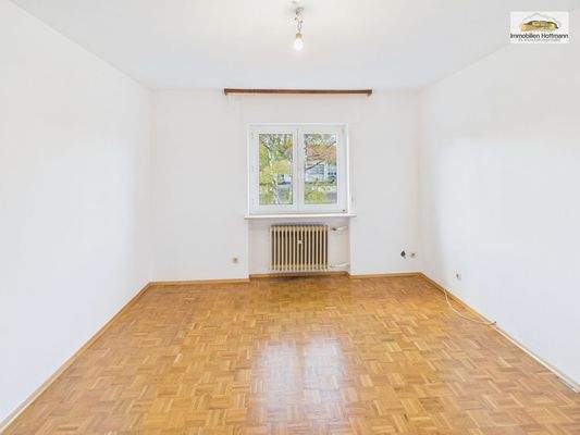 Weiteres Zimmer im Obergeschoss_08