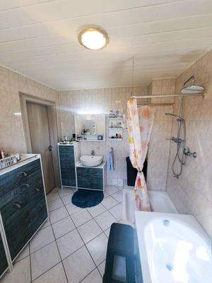 Immobilienperle Veronika Löffler - Erdgeschoss - Badezimmer