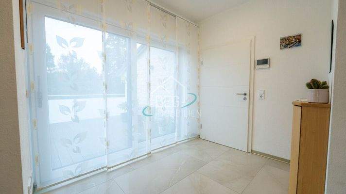 Zugang Südterrasse Wohnung rechts