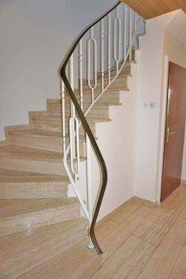 Treppe vom EG in das OG