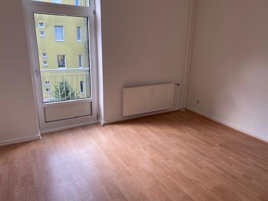 Zimmer mit Balkon