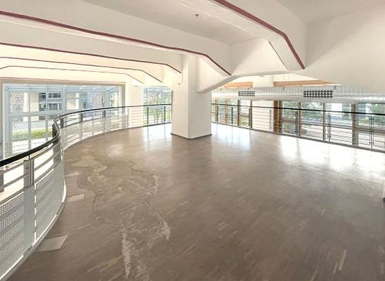 Galerie hinterer Bereich - Gallery rear area