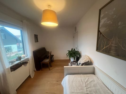Zimmer 1 im OG