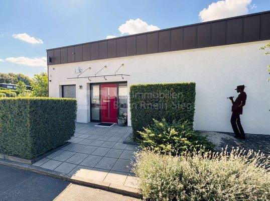 Zuwegung Hauseingangstür (KI generiert)