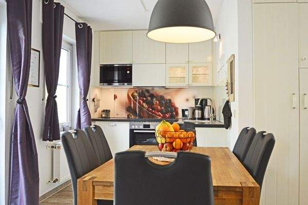 Voll ausgestattete Ikea-Küche