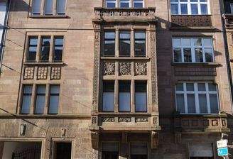 Gebäude Vorderansicht