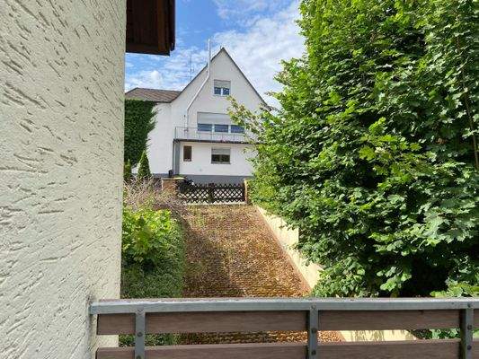 Blick vom Freisitz auf Garagendach