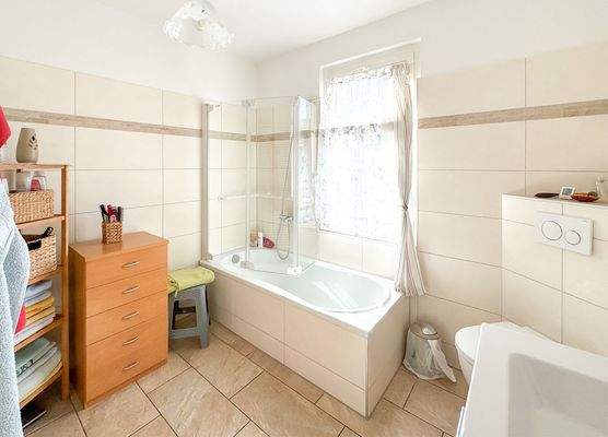 ...modern zum Abtauchen und für Duschfans