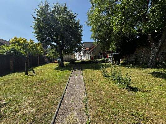 wunderschöner Gemeinschaftsgarten Richtung Stadtpark