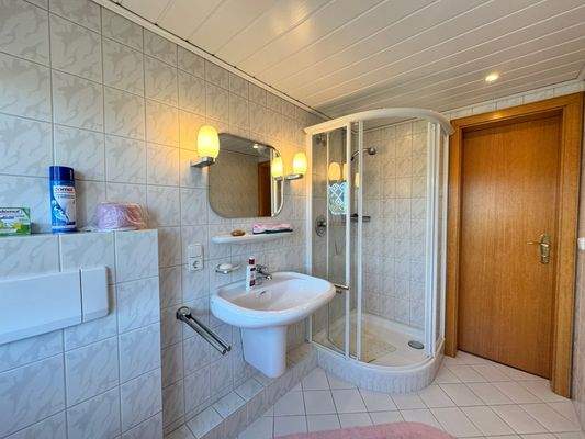 Badezimmer OG Bild 2