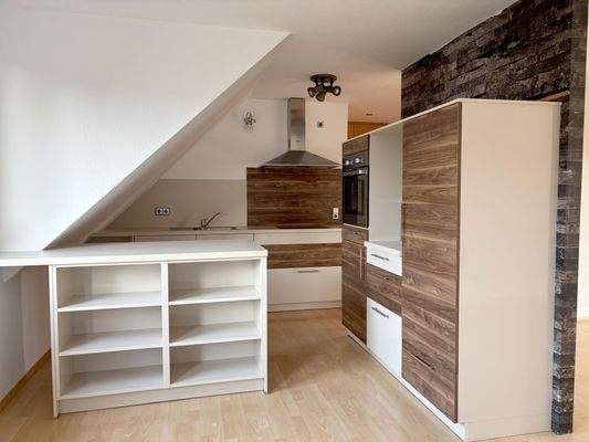 Schöne Küche im DG