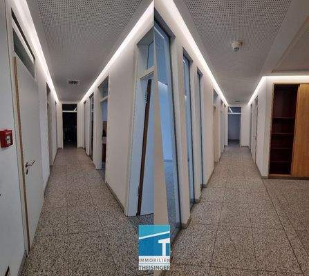 Dielen zu den jeweiligen Büros