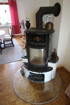 Kamin im Wohnzimmer.JPG