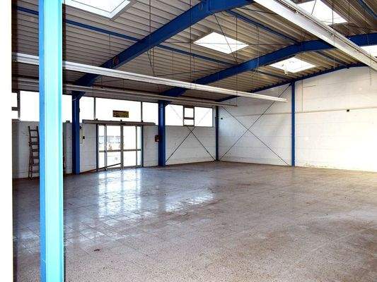 Halle 800m²