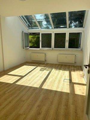 sonnige Büroräume.jpg