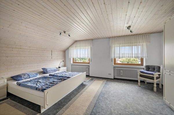 Schlafzimmer DG