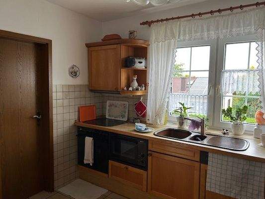 Küche mit Speisekammer