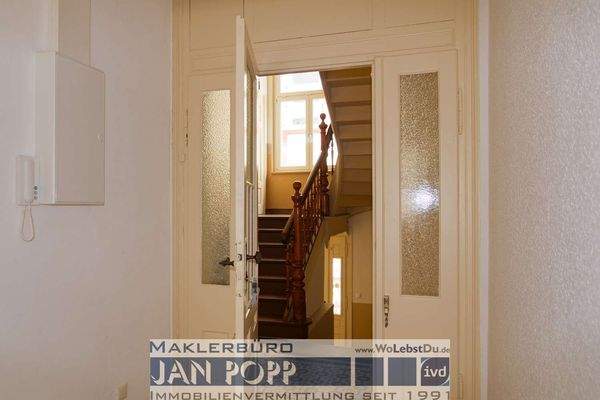 Eingangsbereich-Treppenhaus