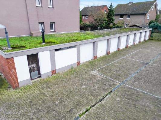 Außenansicht Garagen