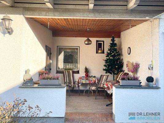 überdachte Terrasse